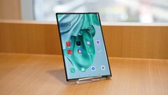Le Motorola Felix prendra une direction différente de celle de l'Oppo X 2021, illustré. (Image source : Oppo)