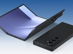 Galaxy Z TriFold dans son état plié et déplié.