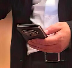 Le smartphone tri-pliant de Huawei sera dévoilé la semaine prochaine (source de l'image : cnBeta)