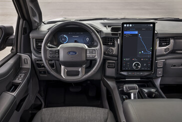 Les propriétaires du Ford F-150 Lightning Flash bénéficieront également d'un écran central d'infodivertissement tactile de 15 pouces, ou devront s'en contenter, bien que Ford n'ait pas complètement abandonné les commandes physiques. (Source de l'image : Ford)