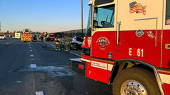 Les pompiers de Sacramento s&#039;occupant de la combustion du modèle S (image : Metro Fire Sacramento)