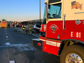 Les pompiers de Sacramento s'occupant de la combustion du modèle S (image : Metro Fire Sacramento)