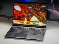 XMG Core 16 M25 (source de l'image : Notebookcheck)