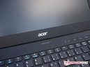 On retrouve aussi le logo d'Acer sous l'écran.