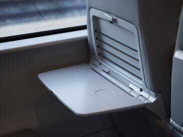 Nouvelles tables pour les passagers. (Source de l'image : Amtrak)