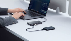 Le hub USB-C Anker 552 est un appareil 9 en 1 doté d'un port HDMI 4K. (Source de l'image : Anker)
