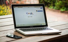 L'accès aux données de navigation est devenu plus pertinent avec l'essor de l'IA. Image générique : un ordinateur portable avec Chrome ouvert. (Source de l'image : Pexels, Pixabay)