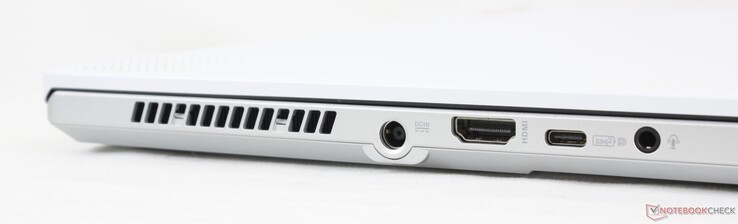 Gauche : adaptateur secteur, HDMI 2.0b, USB-C 3.2 Gen. 2 (avec DP, PD ou G-Sync), audio combo 3,5 mm
