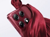 Le Motorola Edge 70 Pro+ sera disponible en trois couleurs, dont le rouge.