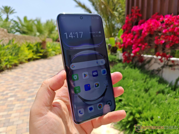 Oppo Reno12 Pro - Image de prise en main (via Notebookcheck)