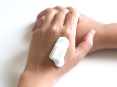 Sibel s'associe à Maruho pour commercialiser le dispositif portable d'IA anti-grattage ADAM destiné aux personnes souffrant de dermatite. (Source de l'image : Sibel Health)