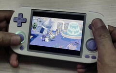 La RG40XX devrait maintenant être lancée sous le nom de RG40XX H. (Image source : Bilibili via r/SBCGaming - edited)