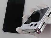 Une prise en main du "Galaxy Z Flip model ". (Source : SlashLeaks)