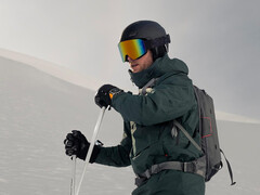 La dernière mise à jour stable de Garmin pour la Fenix 8 comporte près de 100 changements. (Source de l'image : Garmin)