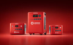 Le Jackery HomePower 2000 Plus v2 Édition Croix-Rouge, le Jackery HomePower 3600 Plus Édition Croix-Rouge et le Jackery HomePower 1000 Plus v2 Édition Croix-Rouge (de gauche à droite)