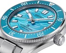 Gros plan sur la Seiko Prospex 1965 Heritage Diver, mettant en valeur son cadran bleu, son affichage de la date, ses aiguilles et index luminescents, ainsi que son boîtier en acier inoxydable.