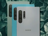 Un concept de Sony Xperia 1 V réalisé par un fan le montre avec un équipement photo supplémentaire. (Image source : PEACOCK &amp; Unsplash - édité)