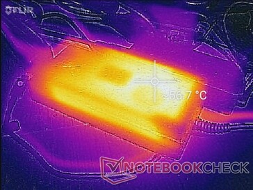 L'adaptateur secteur peut atteindre 57 °C lorsque l'on joue pendant plus d'une heure