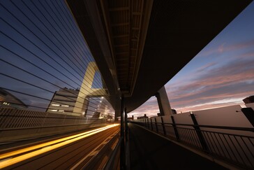 Lignes droites d'un bord à l'autre dans l'architecture (Image Source : Canon)