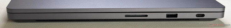 À droite : lecteur de carte SD, USB-A 3.2 Gen. 1 (5 Gbps), USB-C 4.0 (40 Gbps, magnétique, DisplayPort 2.1, Power Delivery)