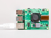 Le PoE+ HAT est un HAT relativement court pour les cartes Raspberry Pi. (Source de l'image : Raspberry Pi Foundation)
