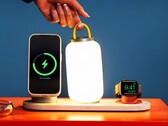 Le chargeur DailyObjects peut également recharger une lampe portable.