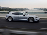 Selon un test effectué sur l'autoroute allemande, la Porsche Taycan Turbo Sport Turismo a une autonomie de 80 miles à 160 mph (Image : Porsche)