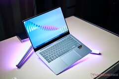 Le Samsung Galaxy Book4 Edge semble mieux fonctionner avec AirJet qu'avec des ventilateurs traditionnels. (Source de l'image : Notebookcheck)