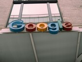 Le logo de Google affiché sur la façade d'un bâtiment. (Source de l'image : Hardeep Singh via Pexels)
