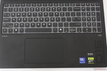 Nouveau clavier biseauté par rapport au clavier chiclet du modèle 2024