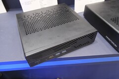 Le Minisforum MS-A1 est un mini PC alimenté par AMD avec jusqu'à 96 Go de mémoire et le support OCuLink. (Source : PC Watch)