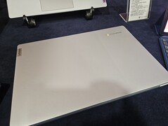 L'IdeaPad 3 Slim Chromebook est présenté au MWC dans sa deuxième couleur Cloud Gray. (Source : Notebookcheck)