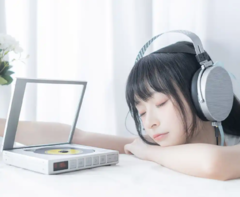 Le DISCDREAM est un lecteur de CD portable de qualité audiophile avec DAP 32 bits. (Source : MOONDROP)