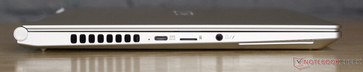 USB-C avec entrée d'alimentation ; lecteur de carte microSD ; prise audio de 3,5 mm