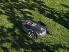 L'Automower Aspire R4 de Husqvarna est un modèle moins cher de la marque. (Image source : Husqvarna)