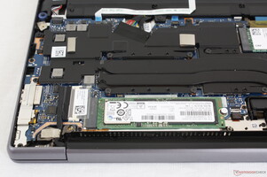 Le SSD M.2 accessible est situé vers l'arrière du MateBook 14.