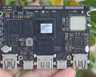 Le Khadas Edge2 utilise le chipset Rockchip RK3588S sur une carte de 82 x 57,5 x 5,7 mm. (Image source : CNX Software)