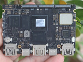 Le Khadas Edge2 utilise le chipset Rockchip RK3588S sur une carte de 82 x 57,5 x 5,7 mm. (Image source : CNX Software)