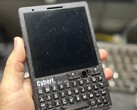 Le CyberT ressemble à un BlackBerry, mais il est alimenté par un Raspberry Pi CM4 (Source : Carbon Computers)