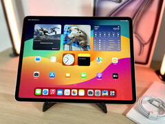 Il s'est agrandi : Avec 128 Go, la plus petite version (à partir de 799 $) de l'iPad Air 13 (2024) Apple offre deux fois plus d'espace de stockage que son prédécesseur.