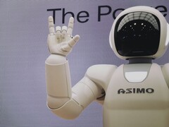 Image d'un robot ASIMO développé par Honda (Source de l'image : Possessed Photography via Unsplash ; recadré)