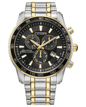 Chronographe Citizen Classic Eco-Drive doté d'un cadran noir, d'un boîtier et d'un bracelet bicolores en acier inoxydable de 44 mm, d'une lunette tachymétrique, de trois sous-cadrans et d'un guichet de date.