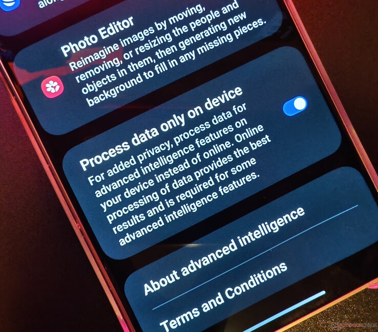 Samsung offre aux utilisateurs la possibilité de limiter les fonctions d'intelligence artificielle aux seules opérations effectuées sur l'appareil. (Image : Notebookcheck)