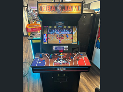 Une borne d'arcade Midway NBA Jam (image source : r/nostalgia)