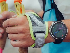 La montre Suunto Race a été conçue pour la course et le suivi de l'entraînement. (Source de l'image : Suunto)