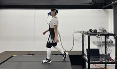 Le robot prend des informations sur les schémas respiratoires du sujet et en déduit la manière optimale d'améliorer le mouvement de la hanche. (Source : Park et al)
