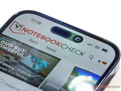 L'adoption de l'îlot dynamique sur la série iPhone 15 ne coïncidera pas avec les écrans ProMotion pour tous les modèles, iPhone 14 Pro en photo. (Source de l'image : NotebookCheck)