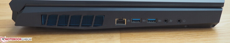 Côté gauche : RJ45-LAN, 2 USB A 3.1 Gen2, micro, écouteurs.