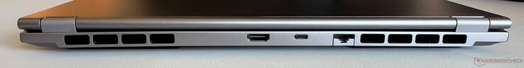Arrière : HDMI 2.0, USB-C 4.0 (40 Gbps, DisplayPort-ALT mode 1.4a, power delivery), Gigabit-Ethernet