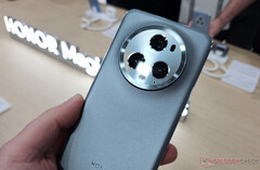 Le Magic5 Pro est doté d&#039;un matériel impressionnant, notamment de trois caméras arrière de 50 MP. (Image source : NotebookCheck)